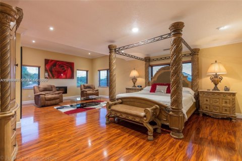 Casa en alquiler en Hialeah, Florida, 4 dormitorios, 289.2 m2 № 2030386 - foto 28