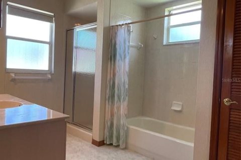 House in Clearwater, Florida 3 bedrooms, 174.1 sq.m. № 2151175 - photo 9