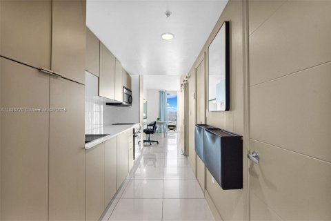 Condominio en venta en Miami, Florida, 46.73 m2 № 1940903 - foto 5