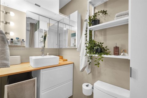 Condominio en venta en Miami, Florida, 46.73 m2 № 1940903 - foto 16