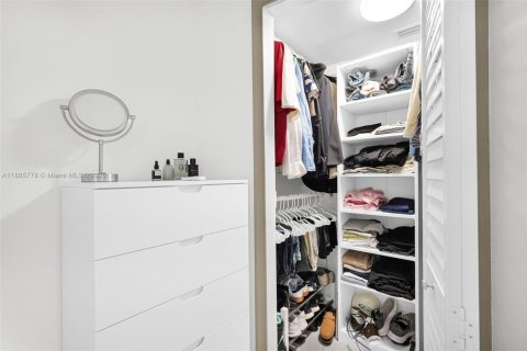 Condominio en venta en Miami, Florida, 46.73 m2 № 1940903 - foto 13