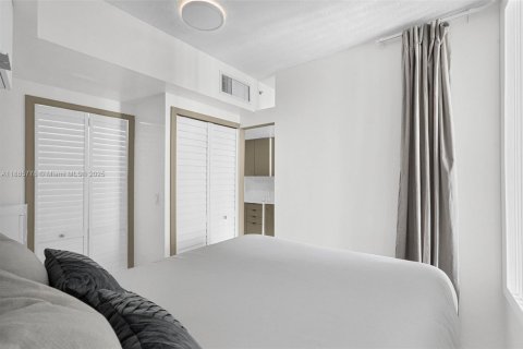 Condominio en venta en Miami, Florida, 46.73 m2 № 1940903 - foto 12