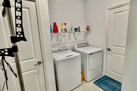 Casa en venta en Groveland, Florida, 3 dormitorios, 139.35 m2 № 2212584 - foto 9