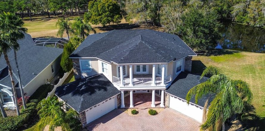 Villa ou maison à Odessa, Floride 5 chambres, 393.72 m2 № 2093199