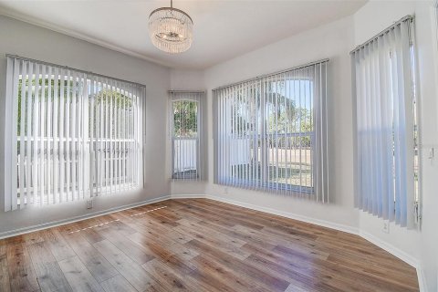 Villa ou maison à vendre à Odessa, Floride: 5 chambres, 393.72 m2 № 2093199 - photo 17