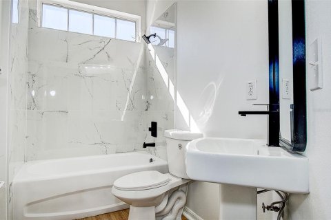 Villa ou maison à vendre à Odessa, Floride: 5 chambres, 393.72 m2 № 2093199 - photo 15