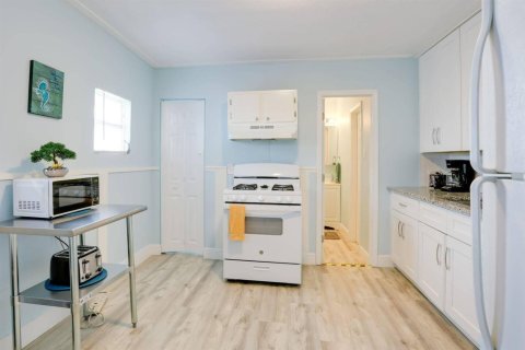 Apartment in Lake Worth, Florida 1 bedroom, 65.03 sq.m. № 2177213 - photo 8