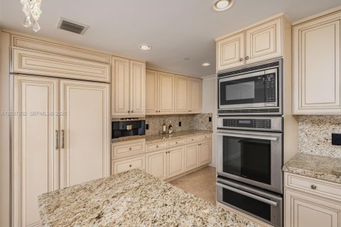 Copropriété à louer à Boca Raton, Floride: 3 chambres, 282.33 m2 № 2335959 - photo 9