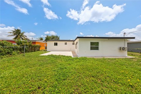 Villa ou maison à vendre à Homestead, Floride: 4 chambres, 148.83 m2 № 1921098 - photo 24
