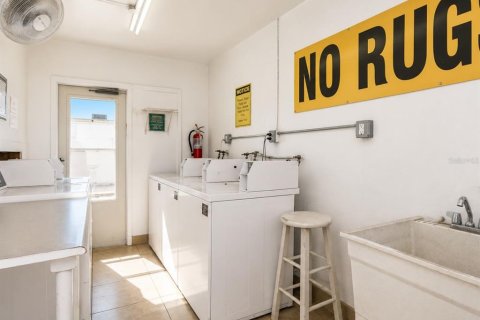 Villa ou maison à vendre à Largo, Floride: 1 chambre, 57.69 m2 № 2155684 - photo 15