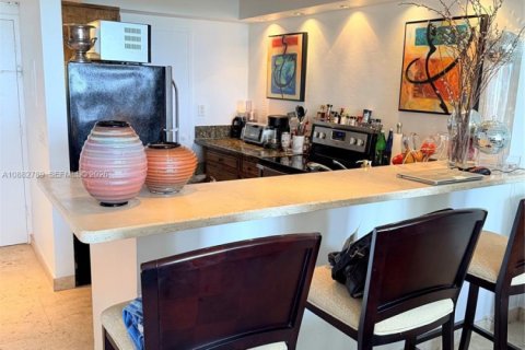 Copropriété à louer à Miami Beach, Floride: 1 chambre, 78.5 m2 № 2370380 - photo 4