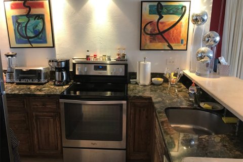 Copropriété à louer à Miami Beach, Floride: 1 chambre, 78.5 m2 № 2370380 - photo 8