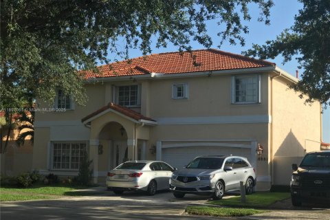 Casa en alquiler en Hialeah, Florida, 4 dormitorios, 253.44 m2 № 1947900 - foto 18