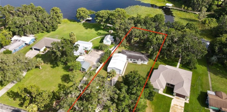 Casa en Inverness, Florida 2 dormitorios, 127.46 m2 № 1843220