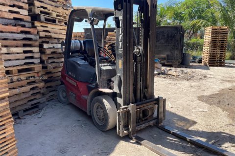 Propiedad comercial en venta en Miami, Florida № 1707854 - foto 10