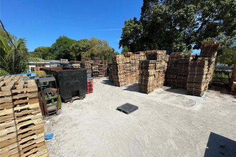 Propiedad comercial en venta en Miami, Florida № 1707854 - foto 4