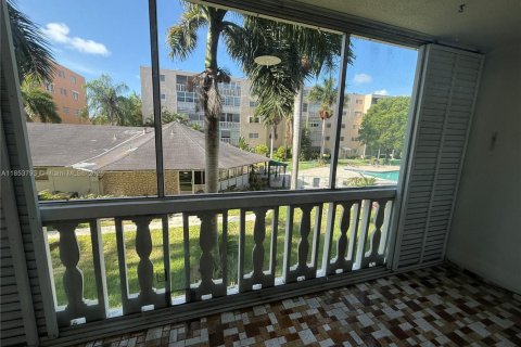 Copropriété à vendre à Hallandale Beach, Floride: 2 chambres, 101.45 m2 № 1977904 - photo 6