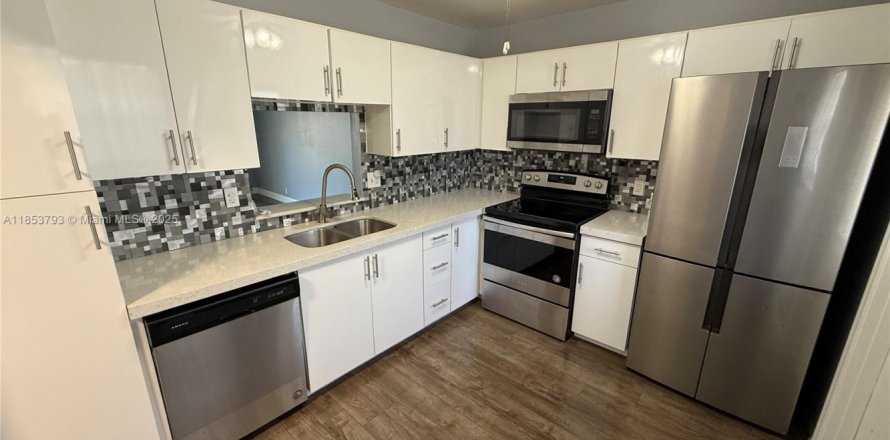 Condo à Hallandale Beach, Floride, 2 chambres  № 1977904