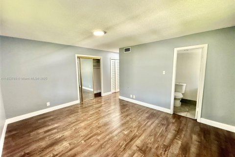 Copropriété à vendre à Hallandale Beach, Floride: 2 chambres, 101.45 m2 № 1977904 - photo 11