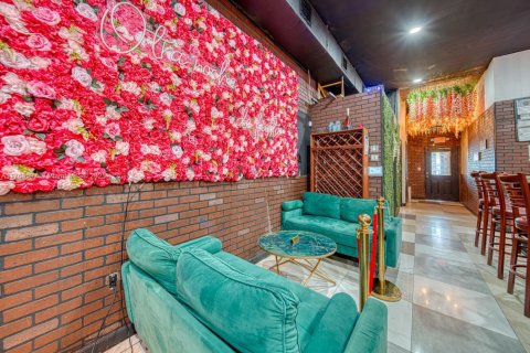 Commercial property in Miami, Florida № 1959158 - photo 8