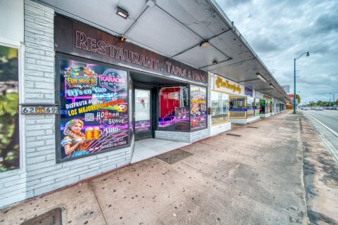 Купить коммерческую недвижимость в Майами, Флорида № 1959158 - фото 18