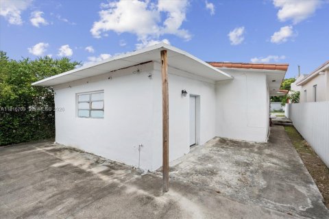 Снять в аренду виллу или дом в Майами, Флорида 3 спальни, 147.62м2, № 1937610 - фото 28