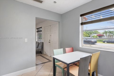 Снять в аренду виллу или дом в Майами, Флорида 3 спальни, 147.62м2, № 1937610 - фото 14