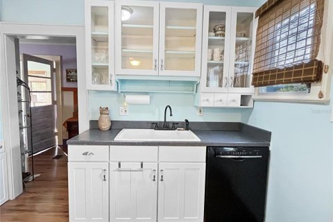 Casa en venta en Clearwater, Florida, 4 dormitorios, 227.15 m2 № 1620678 - foto 6