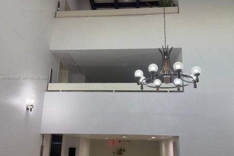 Apartment in Weston, Florida 2 bedrooms, 102.75 sq.m. № 2001007 - photo 6