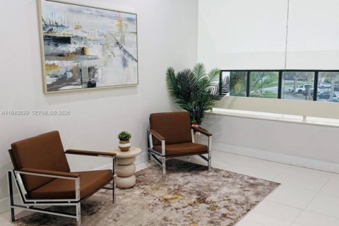 Apartment in Weston, Florida 2 bedrooms, 102.75 sq.m. № 2001007 - photo 5