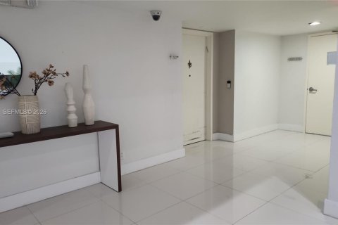 Apartment in Weston, Florida 2 bedrooms, 102.75 sq.m. № 2001007