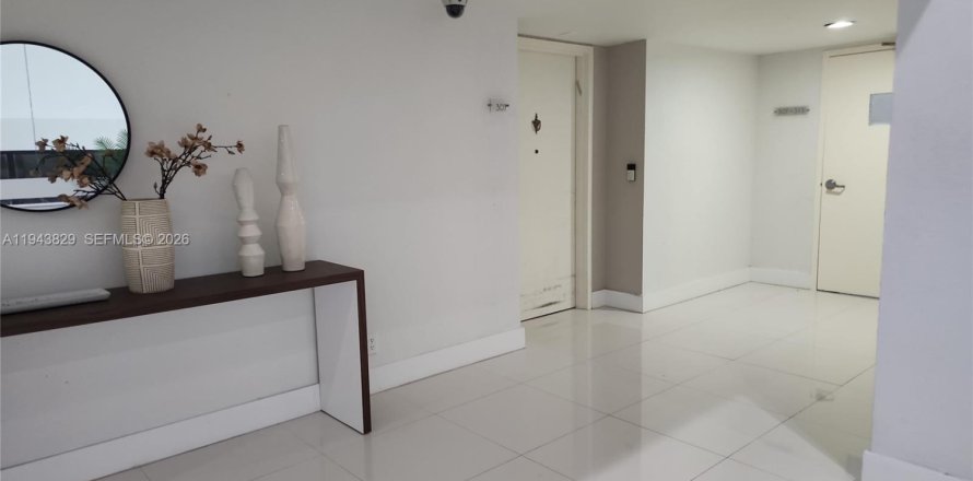 Apartment in Weston, Florida 2 bedrooms, 102.75 sq.m. № 2001007