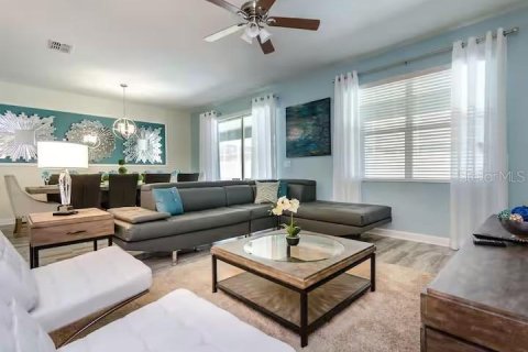 Villa ou maison à vendre à Davenport, Floride: 9 chambres, 363.15 m2 № 1724704 - photo 2