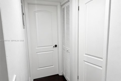 Condo in Coral Springs, Florida, 3 bedrooms № 2387769 - photo 20