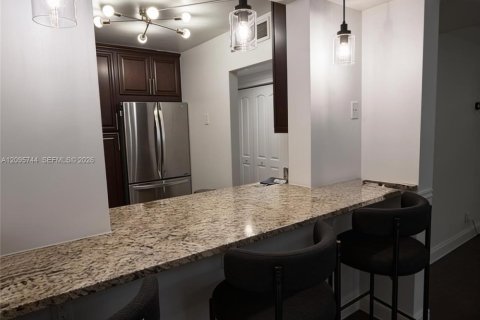 Condo in Coral Springs, Florida, 3 bedrooms № 2387769 - photo 9