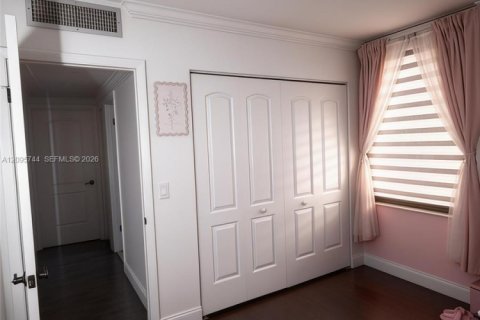 Condo in Coral Springs, Florida, 3 bedrooms № 2387769 - photo 16