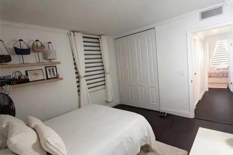 Condo in Coral Springs, Florida, 3 bedrooms № 2387769 - photo 15