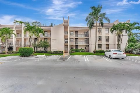 Condo in Coral Springs, Florida, 3 bedrooms № 2387769 - photo 24