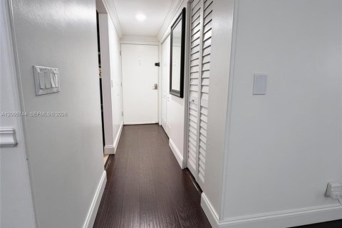 Condo in Coral Springs, Florida, 3 bedrooms № 2387769 - photo 19