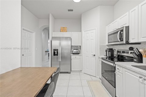 Condo in Homestead, Florida, 2 bedrooms  № 2010331 - photo 3