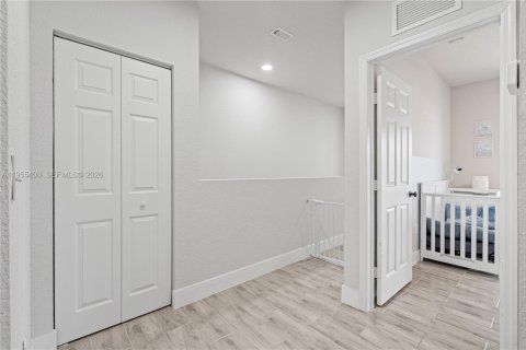 Condo in Homestead, Florida, 2 bedrooms  № 2010331 - photo 10