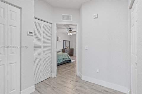 Condo in Homestead, Florida, 2 bedrooms  № 2010331 - photo 9