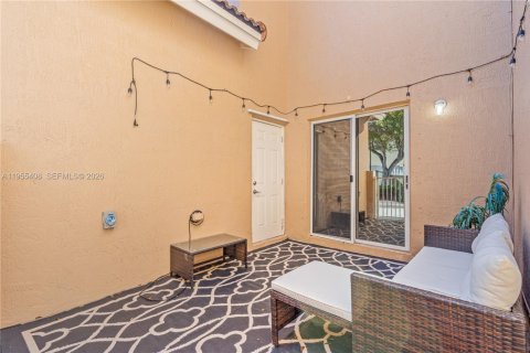 Condo in Homestead, Florida, 2 bedrooms  № 2010331 - photo 23