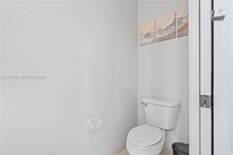 Condo in Homestead, Florida, 2 bedrooms  № 2010331 - photo 8