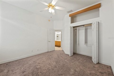 House in Winter Haven, Florida 4 bedrooms, 236.81 sq.m. № 1915881 - photo 18