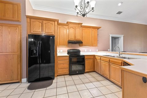 House in Winter Haven, Florida 4 bedrooms, 236.81 sq.m. № 1915881 - photo 11