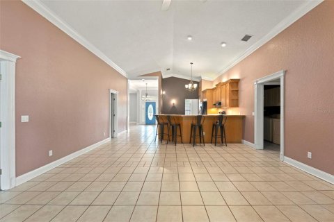 House in Winter Haven, Florida 4 bedrooms, 236.81 sq.m. № 1915881 - photo 12