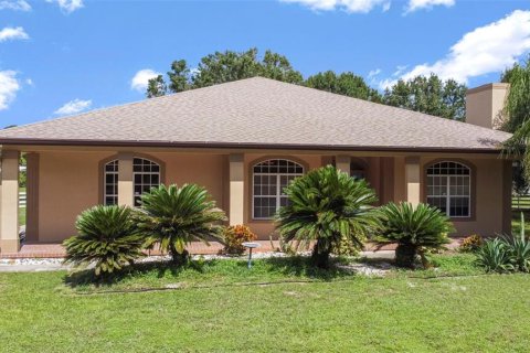 House in Winter Haven, Florida 4 bedrooms, 236.81 sq.m. № 1915881 - photo 2