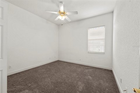 House in Winter Haven, Florida 4 bedrooms, 236.81 sq.m. № 1915881 - photo 15