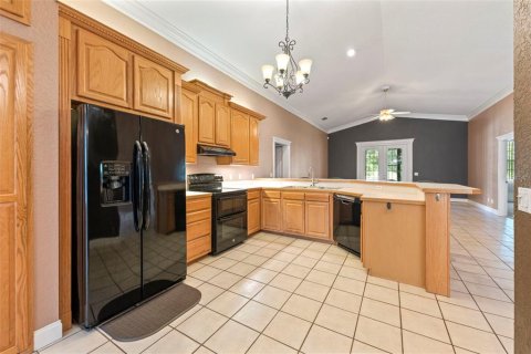 House in Winter Haven, Florida 4 bedrooms, 236.81 sq.m. № 1915881 - photo 13